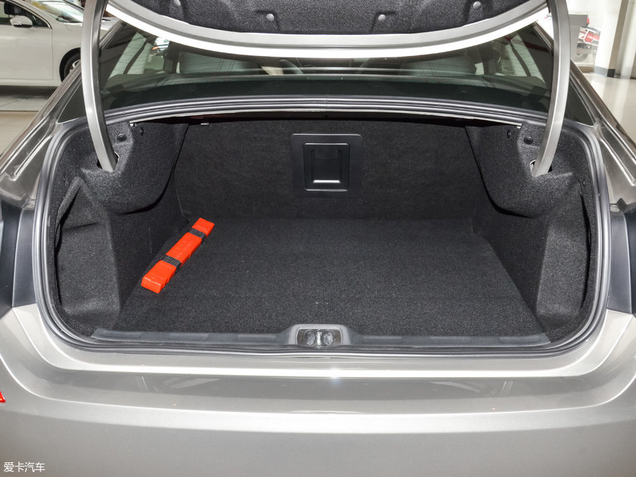 2017��ѩ�F��C5 350THP �ԄӺ��A��