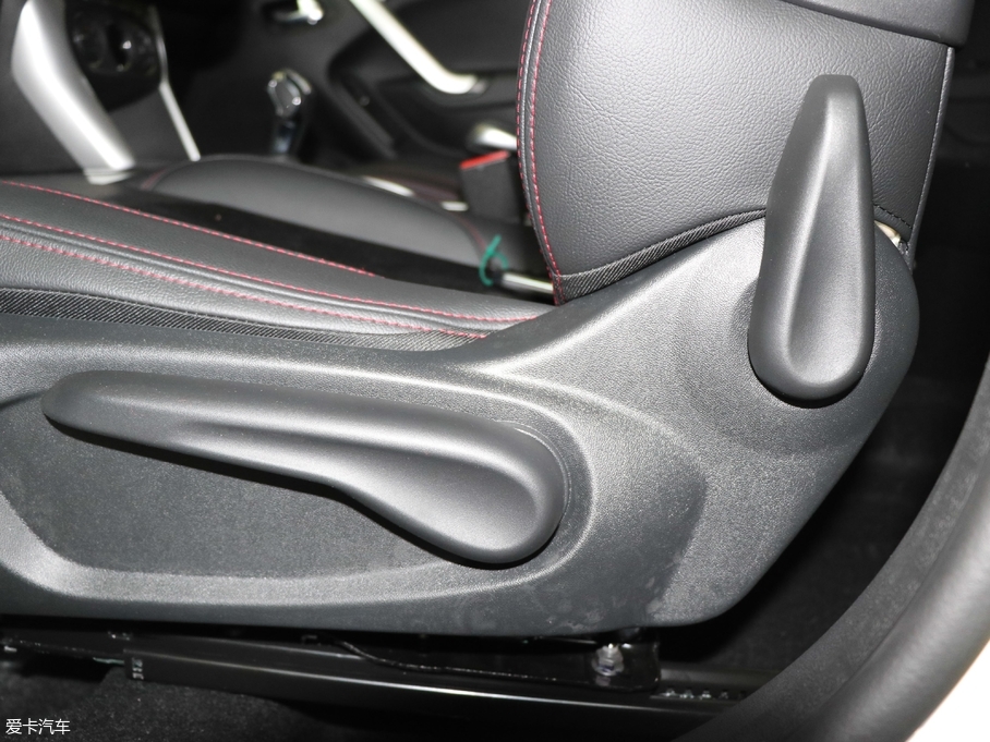 2018��ѩ�F��C3-XR 1.6L �ք�(d��ng)���h��