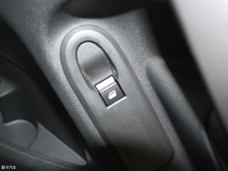 2018��ѩ�F��C3-XR 1.6L �ք����h��