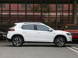2018款1.6L 自动先锋型 整体外观