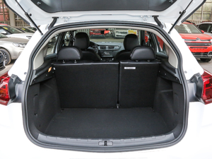 2018款1.6L 自动先锋型 行李厢空间
