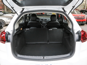 2018款1.6L 自动先锋型 空间座椅