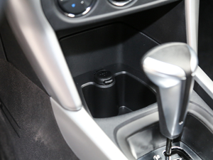 2018款1.6L 自动先锋型 中控区