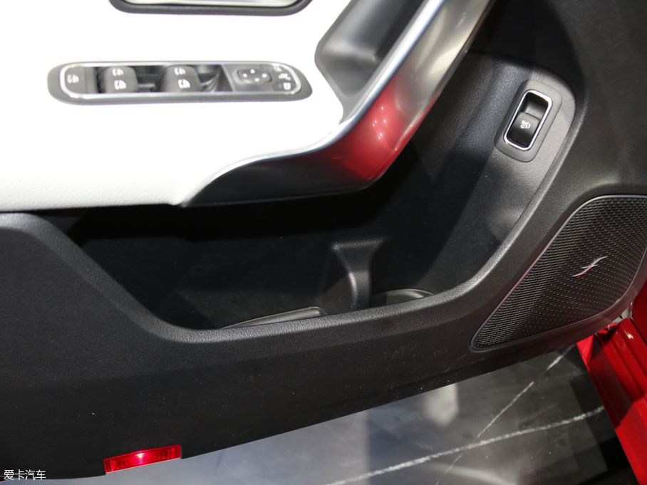 2019YA A 200 L \I܇