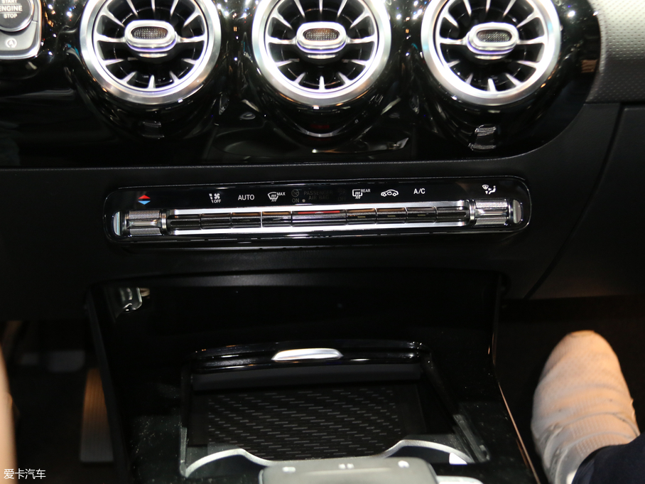 2019YA A 200 L \I܇