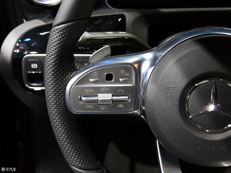 2019YA A 200 L \I܇