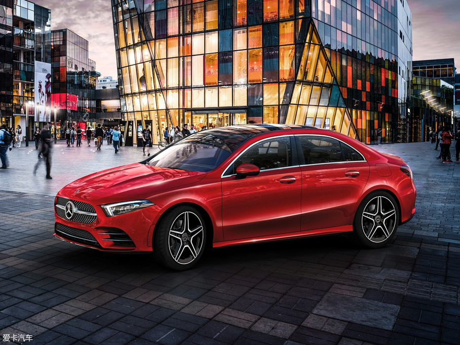 2019YA A 200 L \I܇