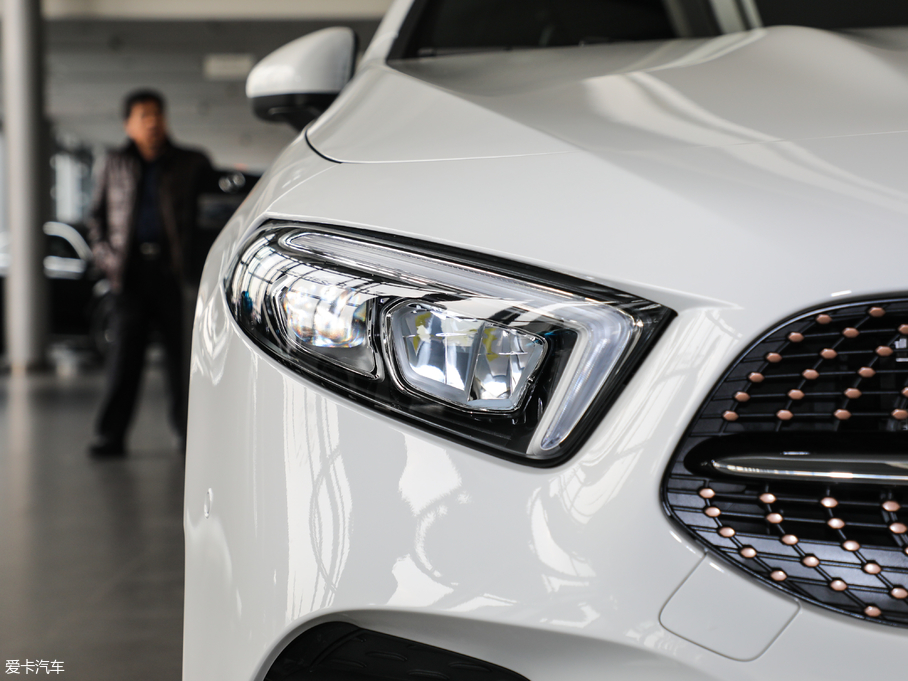 2019YA A 200 L \I܇؄e