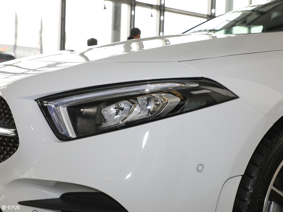 2019YA A 200 L \I܇؄e