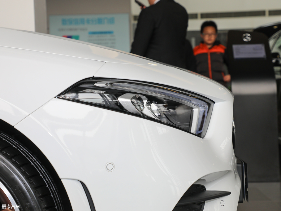 2019YA A 200 L \I܇؄e