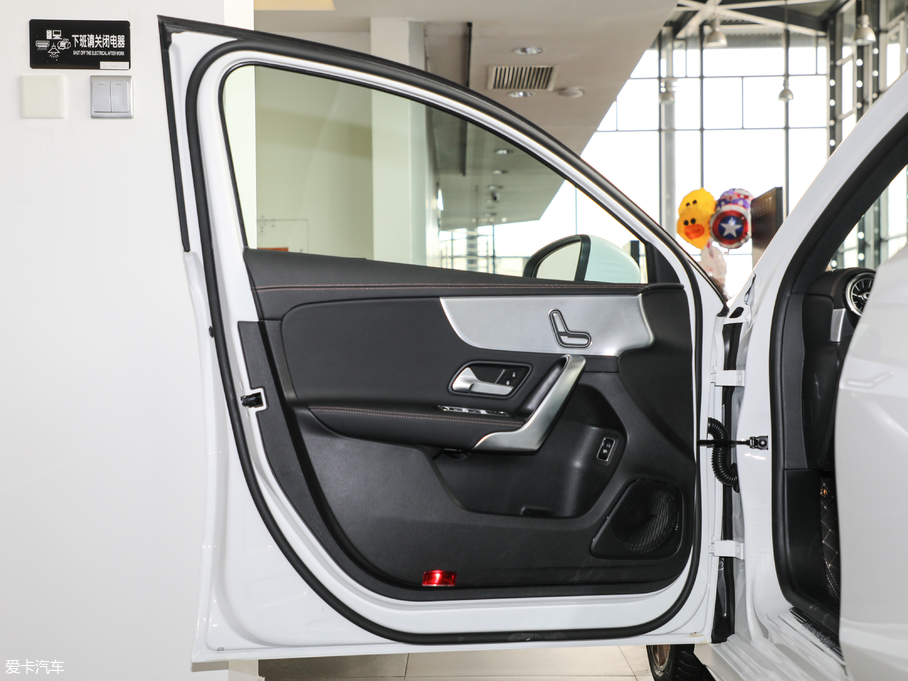 2019YA A 200 L \I܇؄e