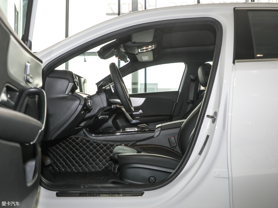 2019YA A 200 L \I܇؄e