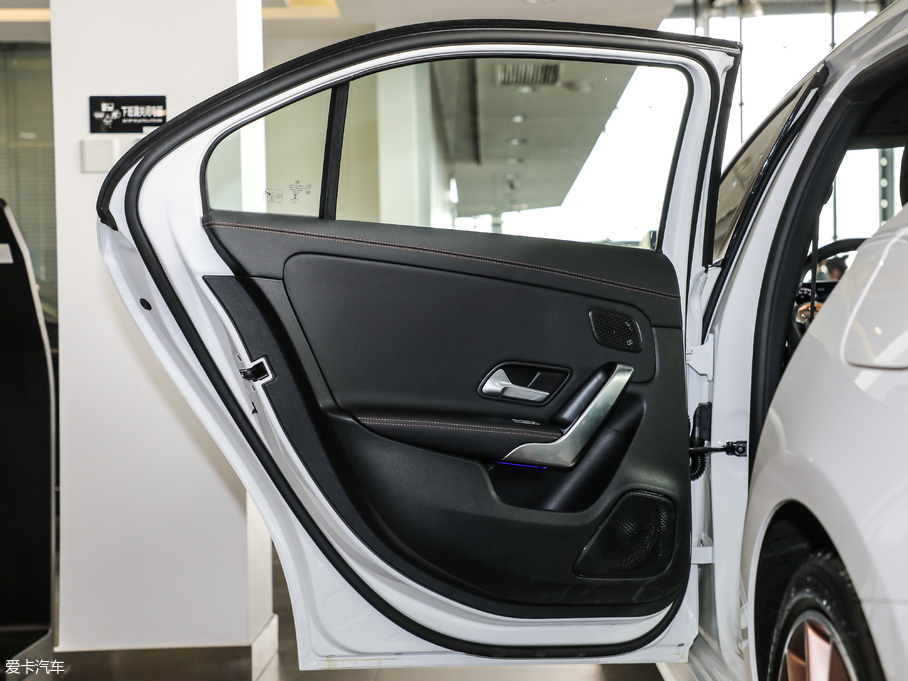 2019YA A 200 L \I܇؄e