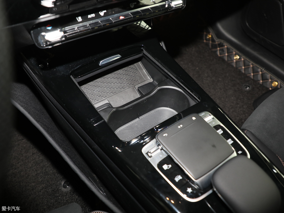 2019YA A 200 L \I܇؄e