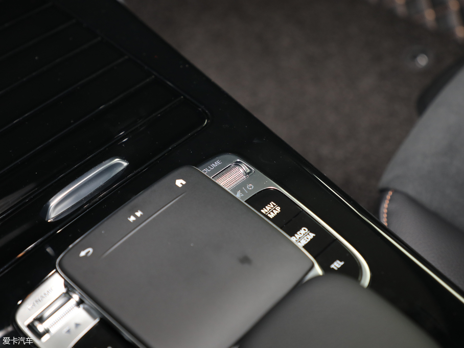 2019YA A 200 L \I܇؄e