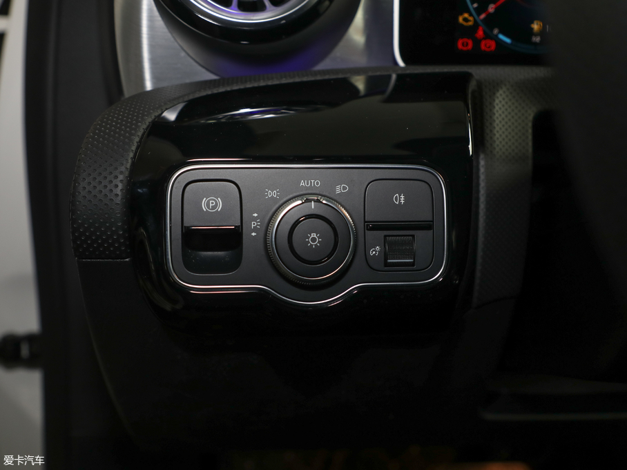 2019YA A 200 L \I܇؄e