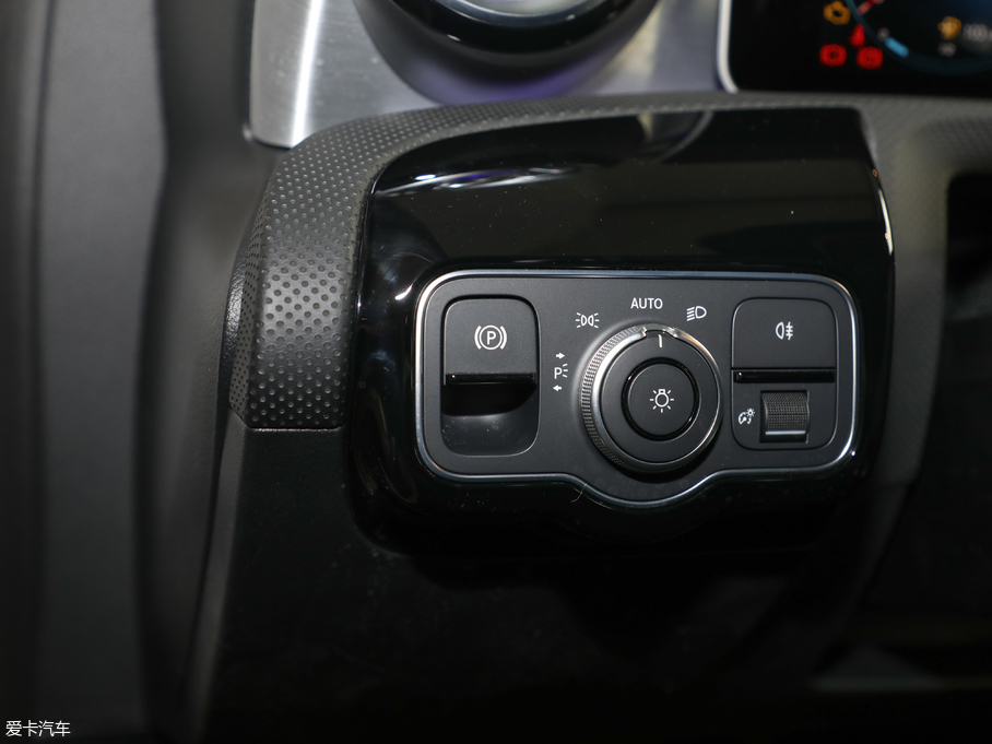 2019YA A 200 L \I܇؄e