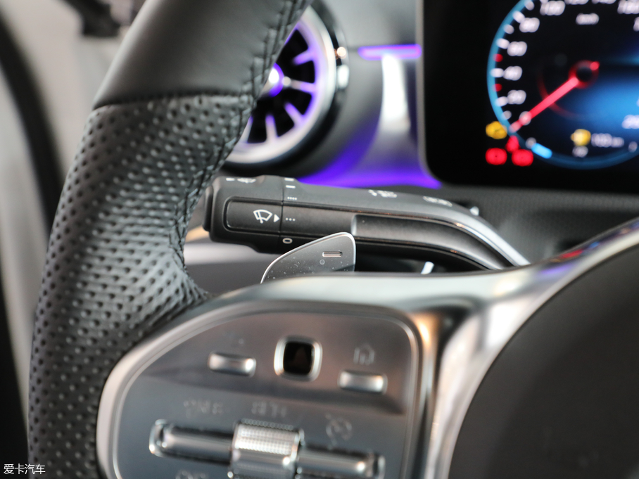 2019YA A 200 L \I܇؄e