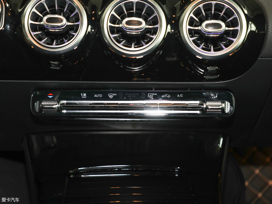 2019YA A 200 L \I܇؄e