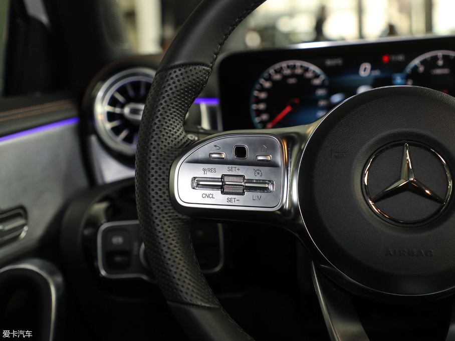 2019YA A 200 L \I܇؄e