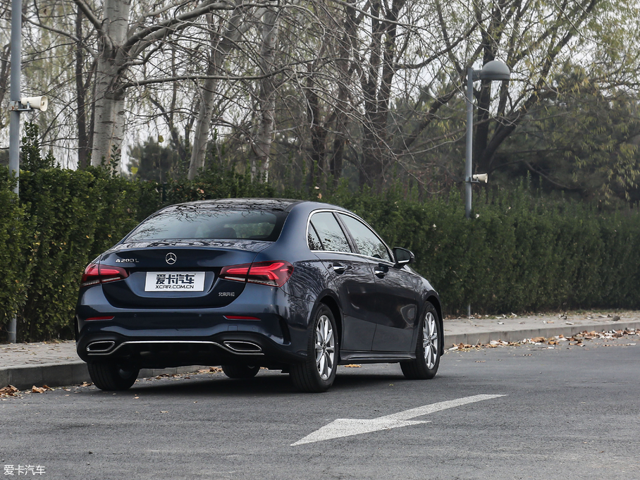 2019YA A 200 L \I܇