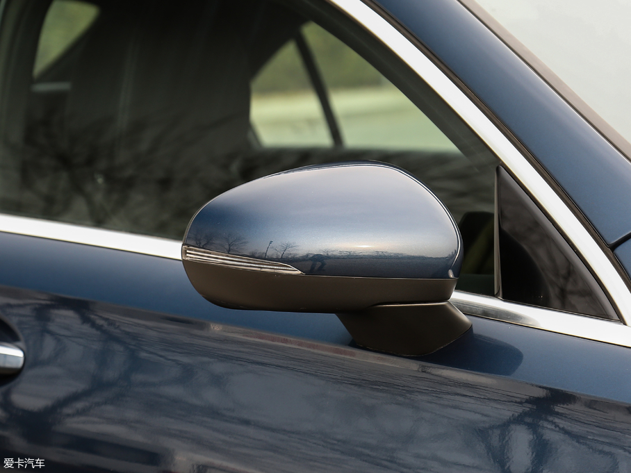 2019YA A 200 L \I܇