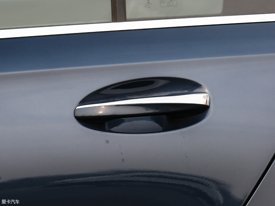 2019YA A 200 L \I܇