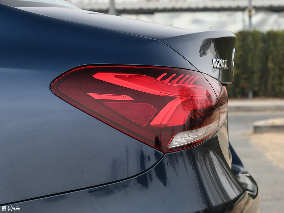 2019YA A 200 L \I܇