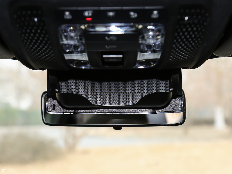 2019YA A 200 L \I܇