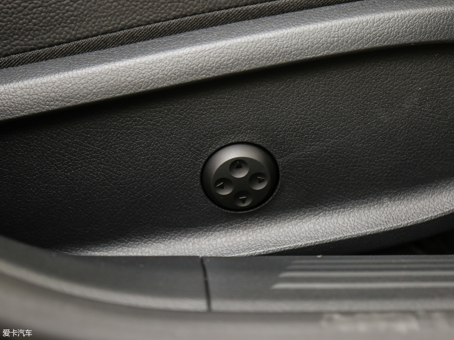 2019YA A 200 L \I܇