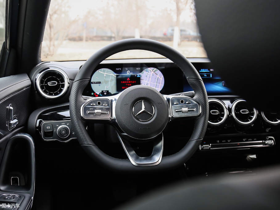 2019YA A 200 L \I܇