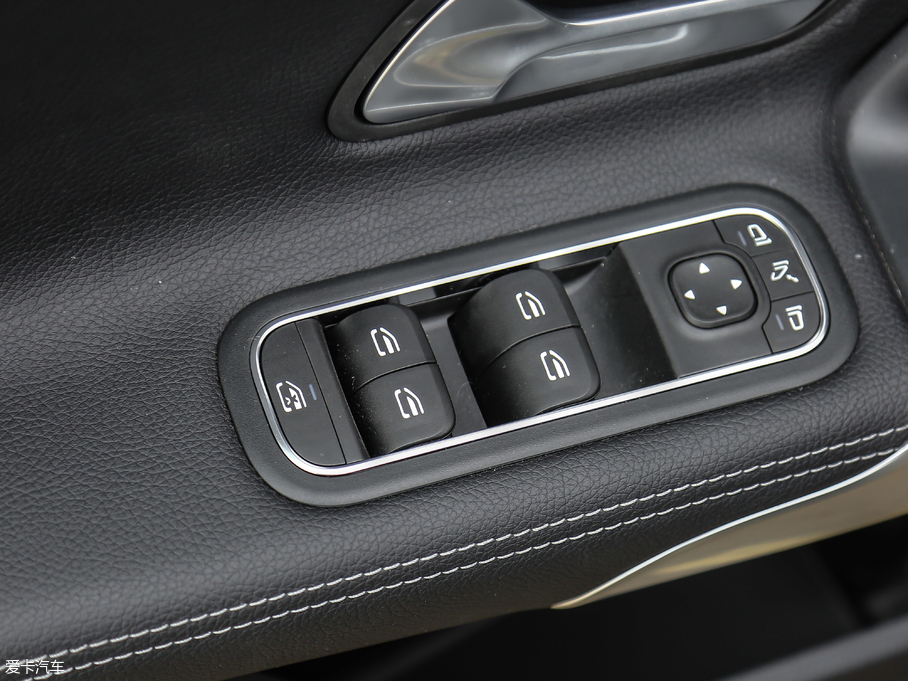 2019YA A 200 L \I܇