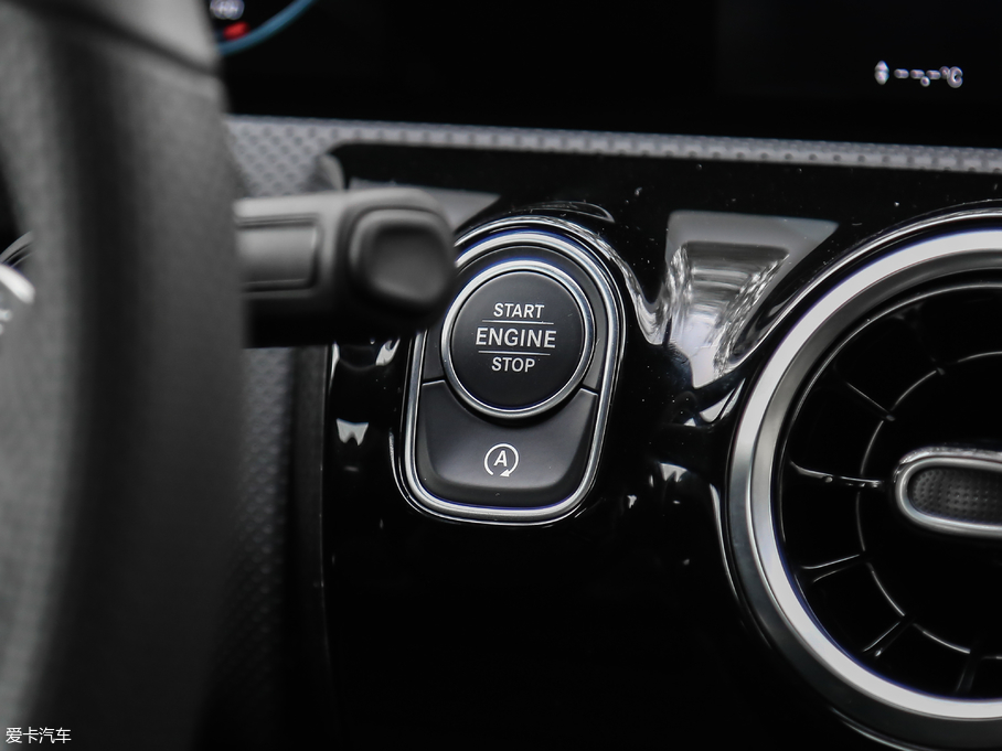 2019YA A 200 L \I܇