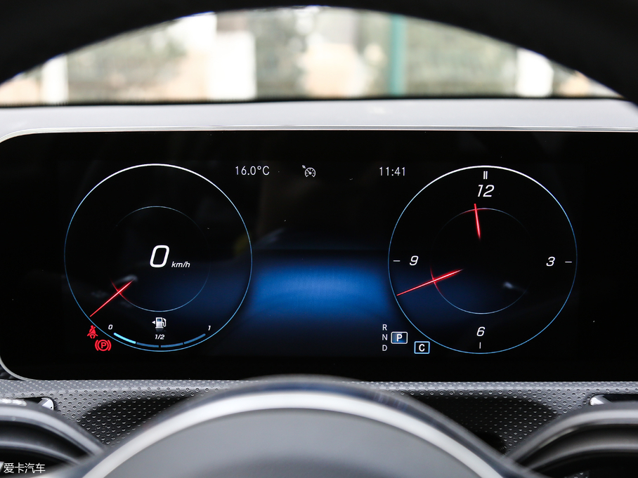 2019YA A 200 L \I܇