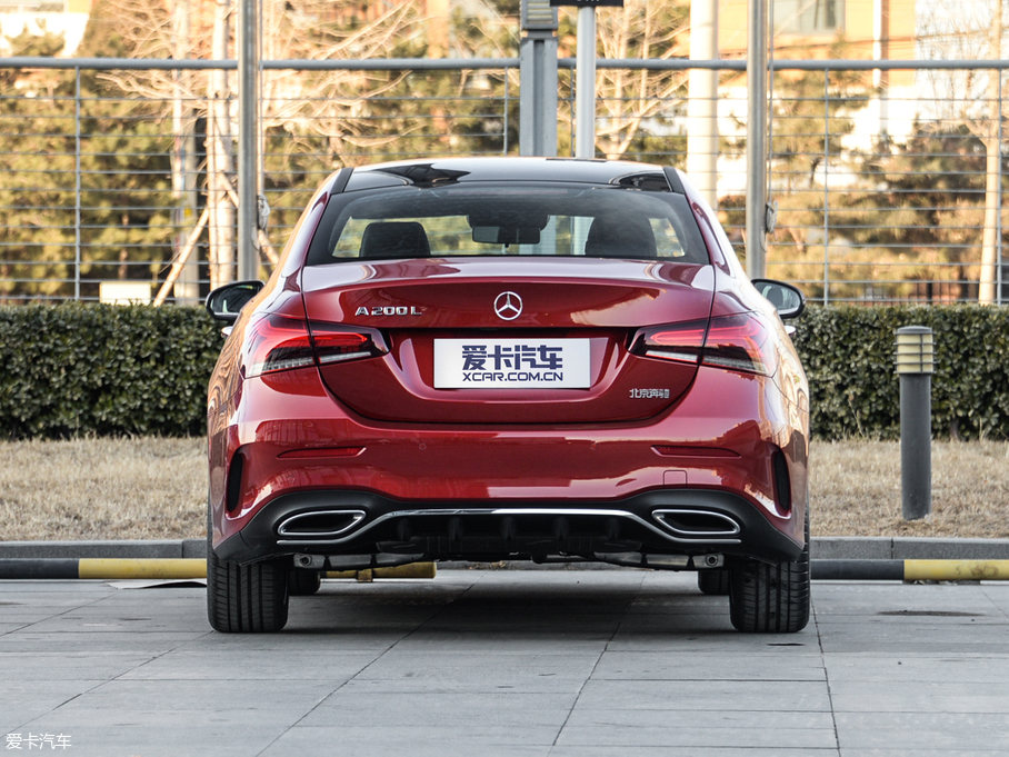 2019YA A 200 L \I܇