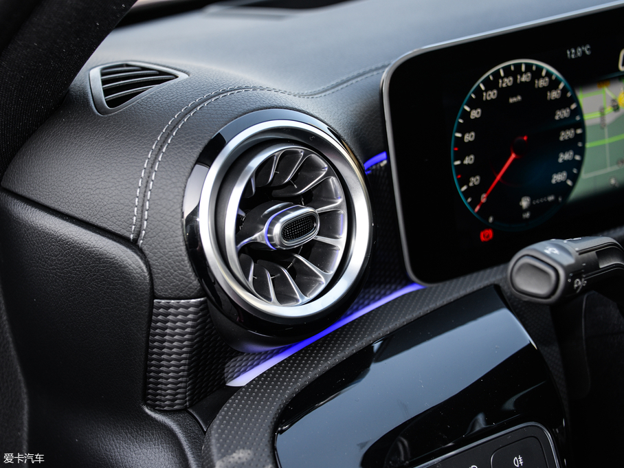 2019YA A 200 L \I܇