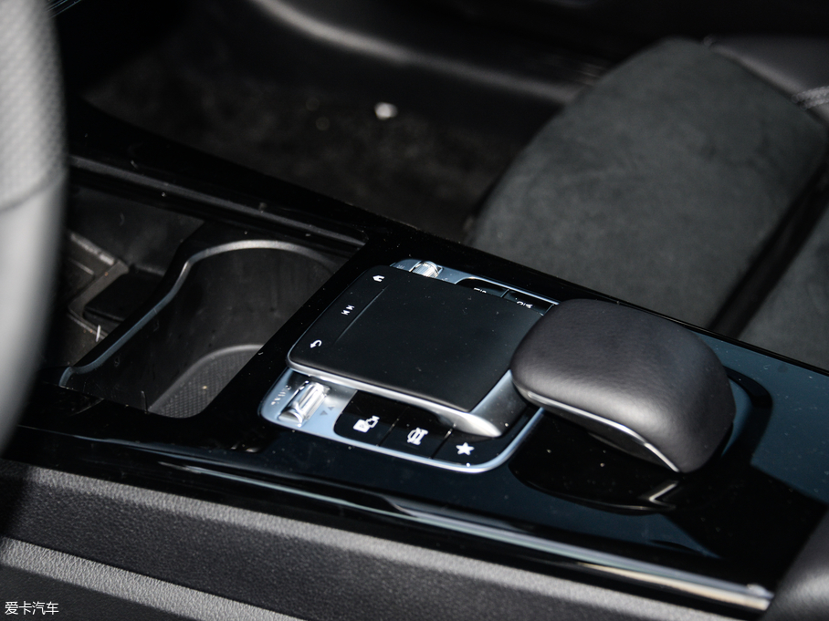 2019YA A 200 L \I܇