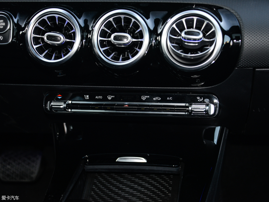 2019YA A 200 L \I܇