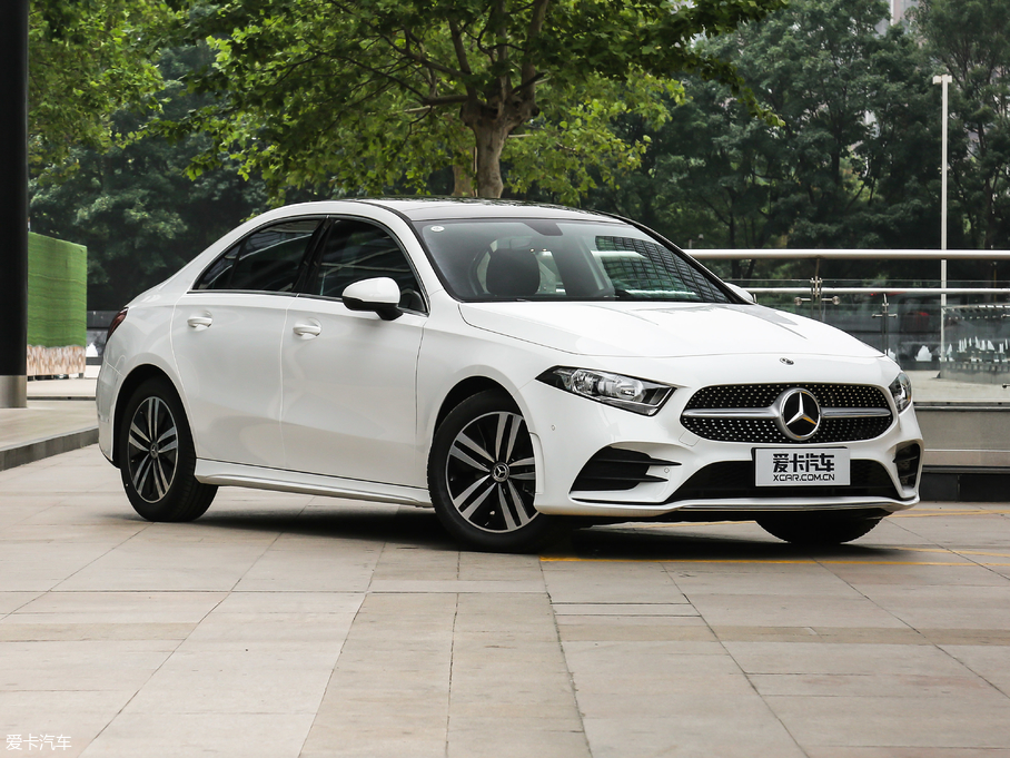 2019YA A 180 L \I܇