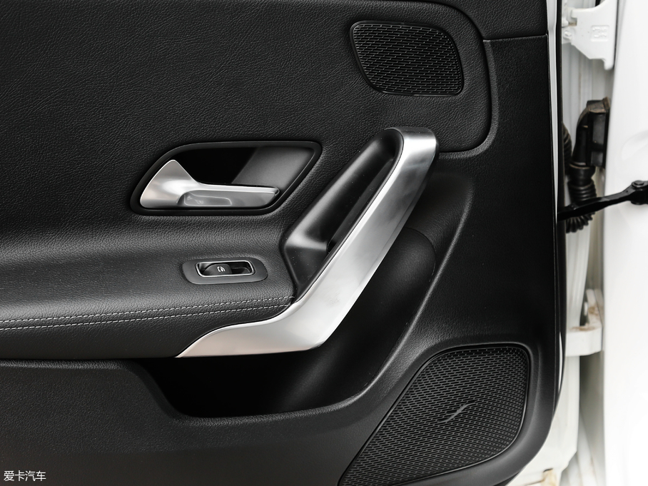 2019YA A 180 L \I܇