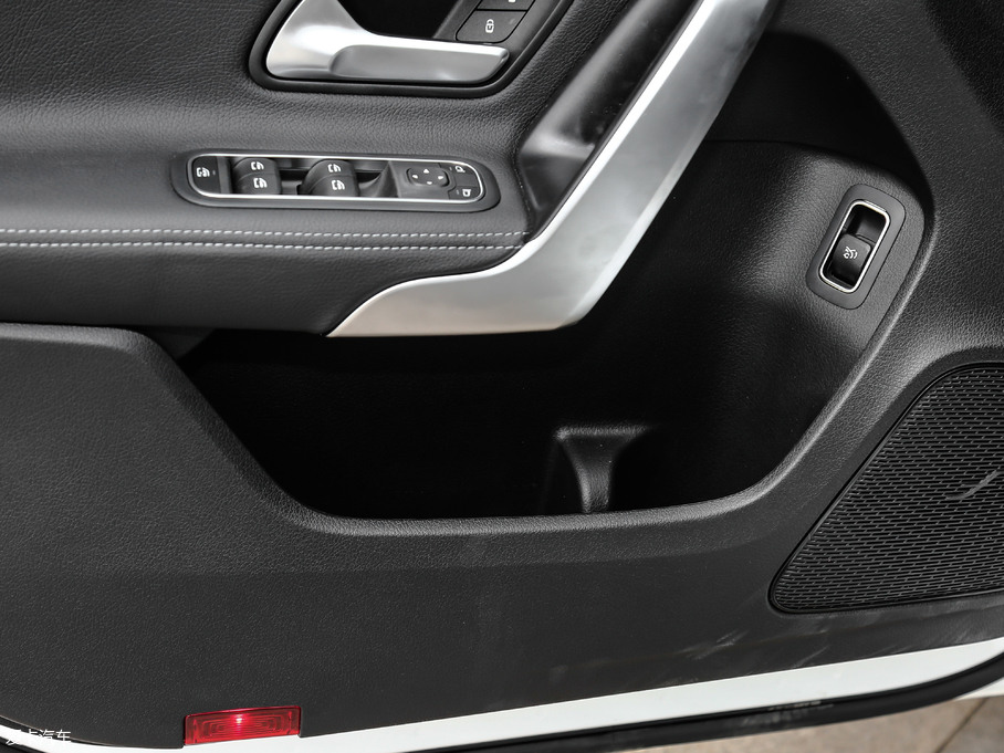 2019YA A 180 L \I܇