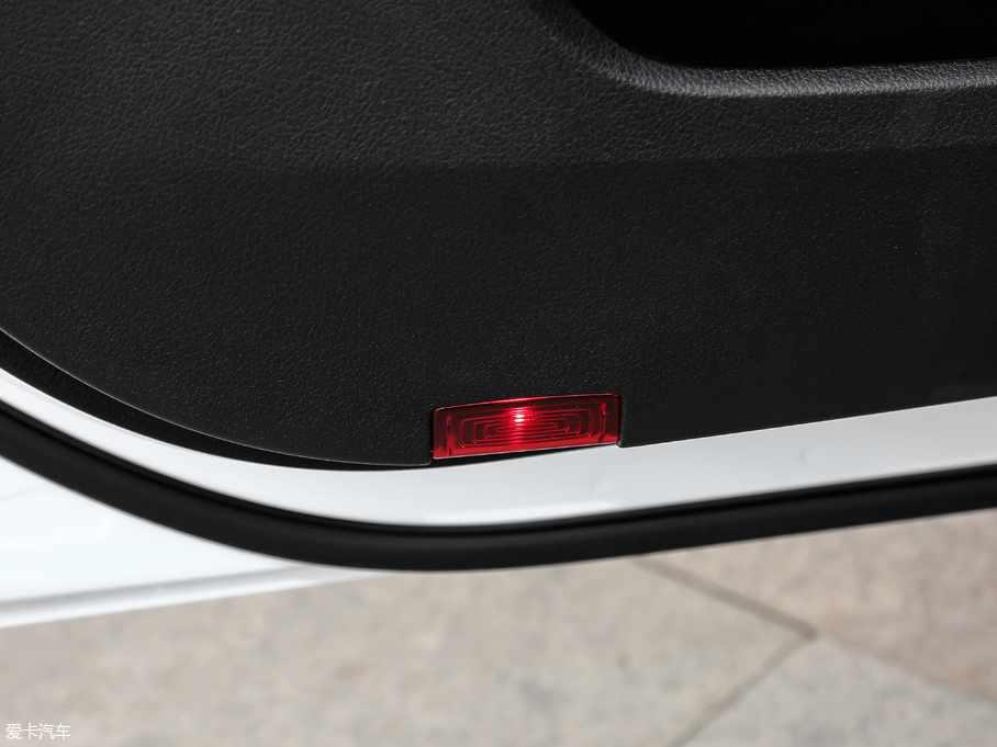 2019YA A 180 L \I܇