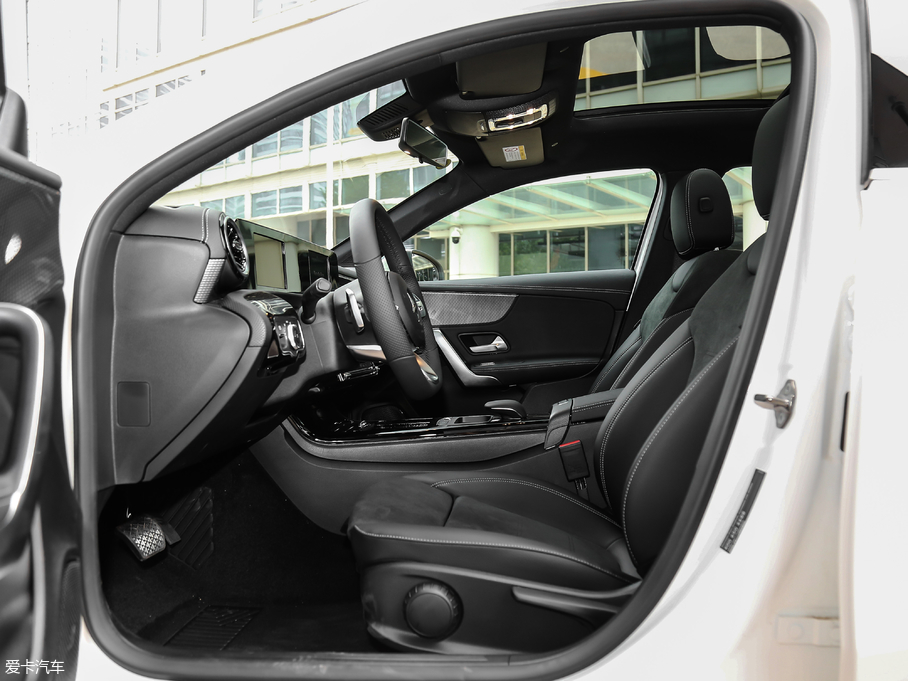 2019YA A 180 L \I܇