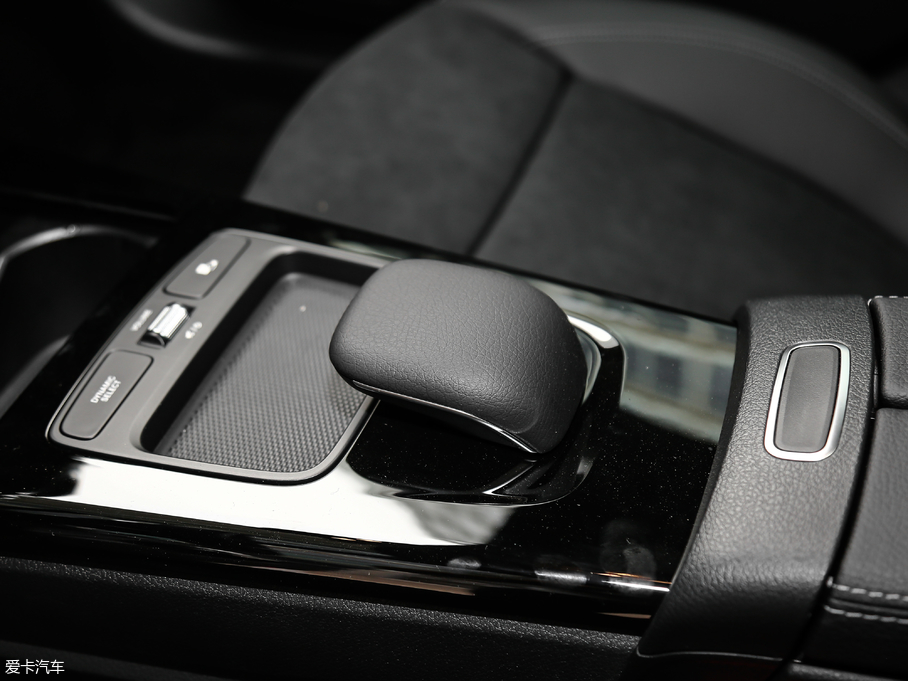 2019YA A 180 L \I܇