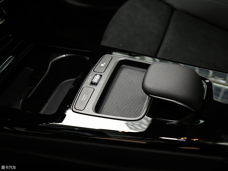 2019YA A 180 L \I܇