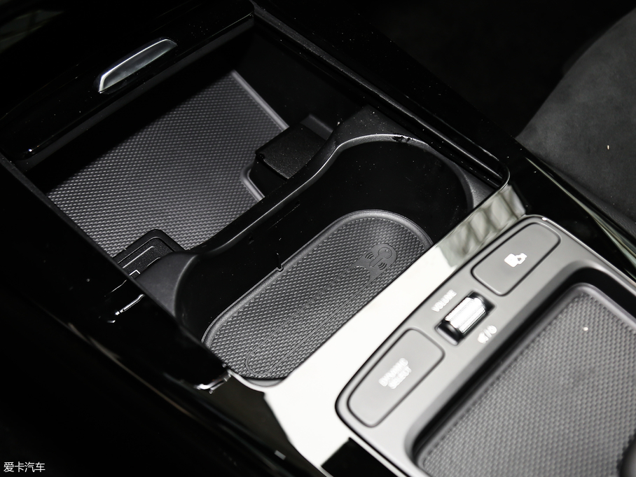 2019YA A 180 L \I܇