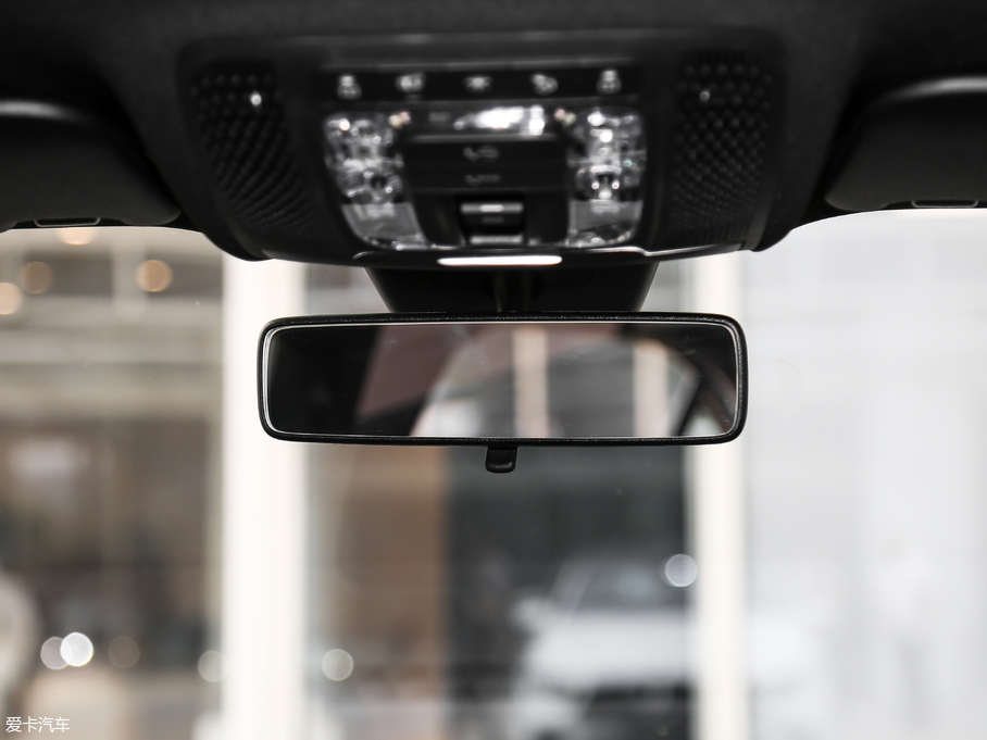 2019YA A 180 L \I܇