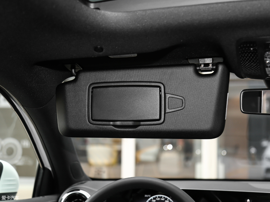 2019YA A 180 L \I܇