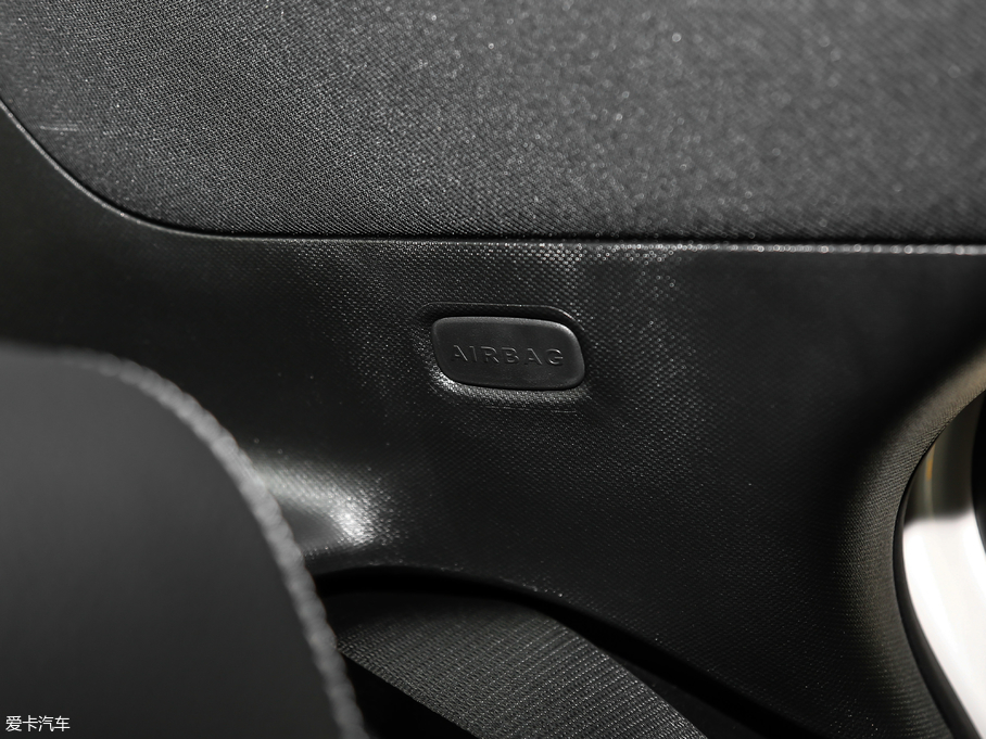 2019YA A 180 L \I܇