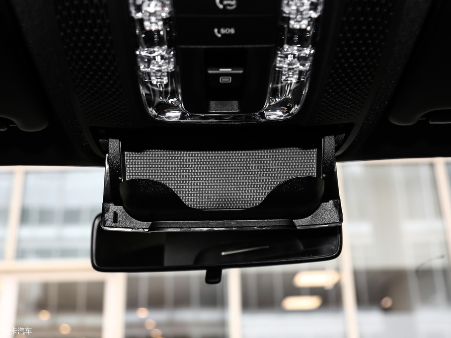 2019YA A 180 L \I܇